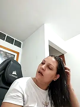 Snapshot of Mia_Hampton chatting on February 17, 9:10 pm Mia Hampton online show from February 17, 9:10 pm