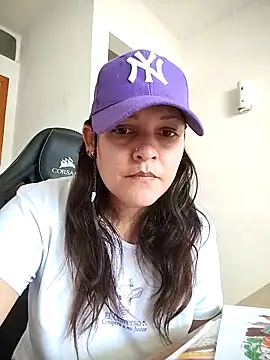 Snapshot of Mia_Hampton chatting on March 28, 4:50 pm Mia Hampton online show from March 28, 4:50 pm