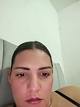 Mia Hampton online show from May 15, 6:37 pm