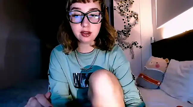 Snapshot of Cosmo_Riri chatting on December 29, 4:38 am Cosmo Riri online show from December 29, 4:38 am