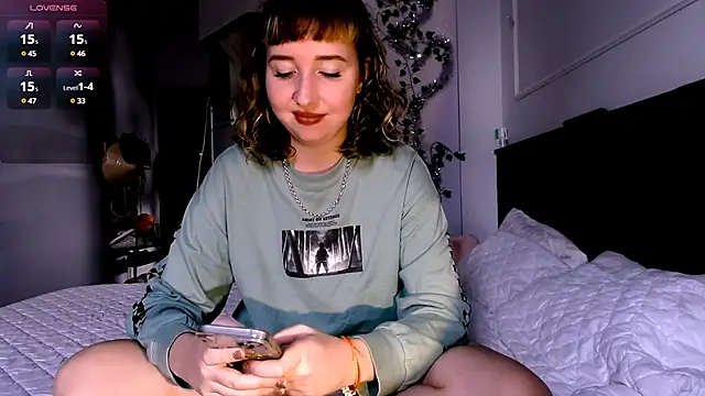 Snapshot of Cosmo_Riri chatting on January 11, 7:28 am Cosmo Riri online show from January 11, 7:28 am