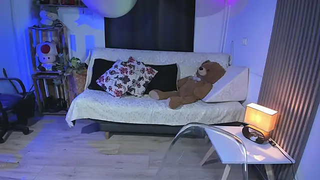 Cuttiealice online show from February 8, 11:24 pm