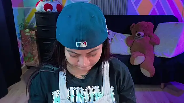 Cuttiealice online show from September 19, 12:06 pm