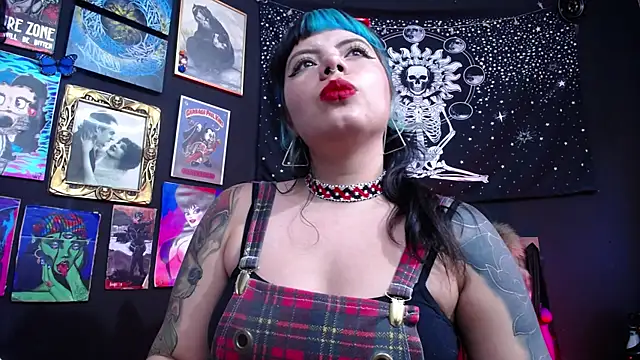 Yourmadame P online show from January 22, 9:43 pm