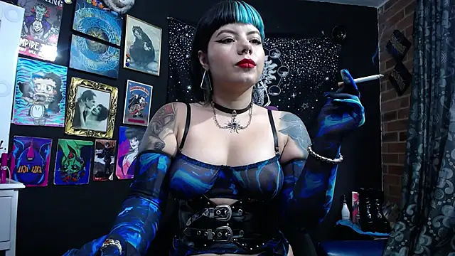 Yourmadame P online show from March 3, 7:28 pm