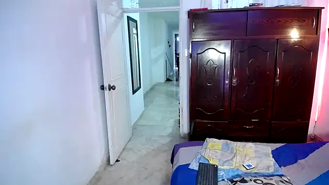 ivonne  hott1 online show from March 7, 9:06 pm