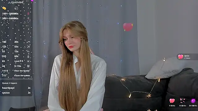 Snapshot of Barbie-Doll- chatting on December 12, 10:20 pm Barbie-Doll- online show from December 12, 10:20 pm