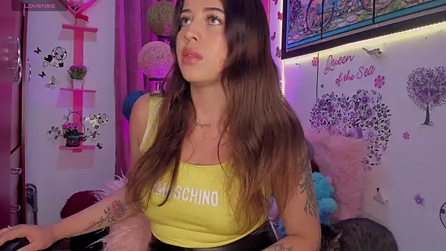 zoe kittylove online show from December 18, 4:20 am