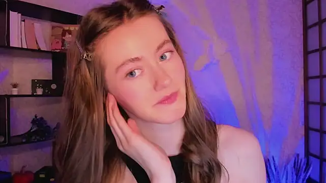 KateCuddle online show from December 9, 7:50 am