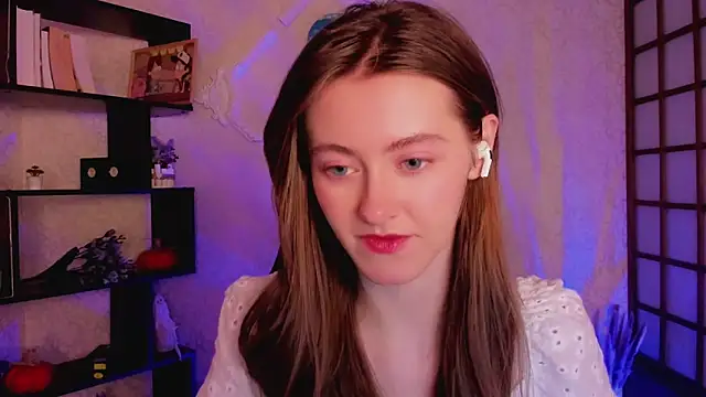 KateCuddle online show from December 10, 2:16 am