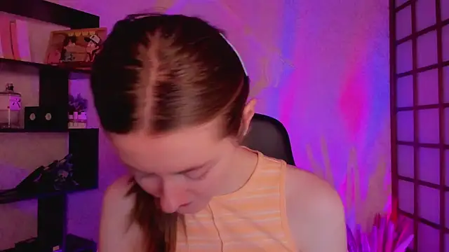 KateCuddle online show from February 5, 3:45 am