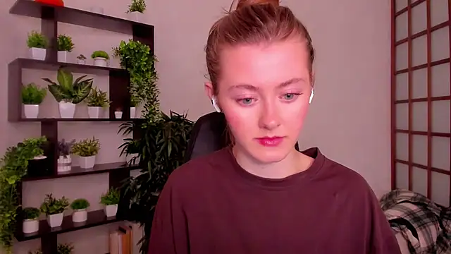 KateCuddle online show from October 1, 2:50 am