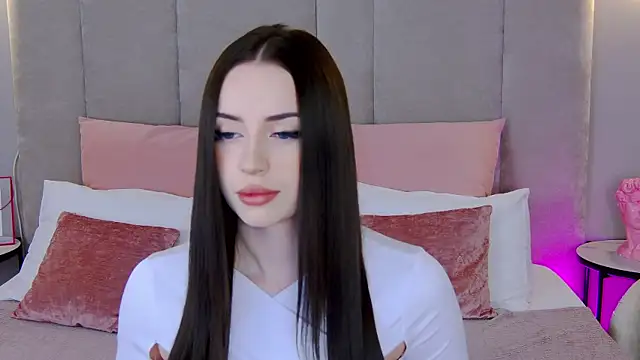 Snapshot of Betty_Bridge chatting on February 10, 6:42 am Betty Bridge online show from February 10, 6:42 am