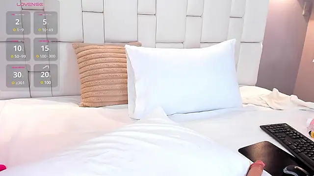 ValeriaGarcia online show from December 18, 12:18 pm