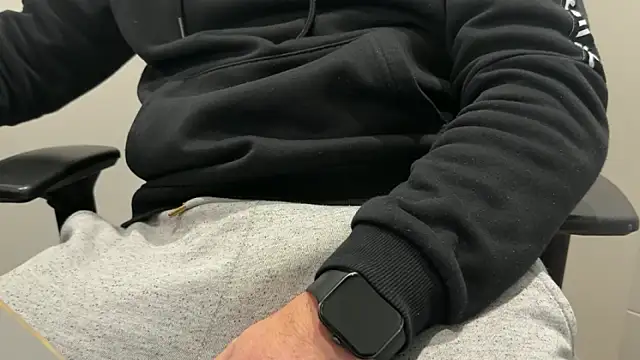 Snapshot of rickyi2023 chatting on March 19, 2:21 pm rickyi2023 online show from March 19, 2:21 pm