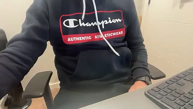 Snapshot of rickyi2023 chatting on March 30, 9:43 am rickyi2023 online show from March 30, 9:43 am