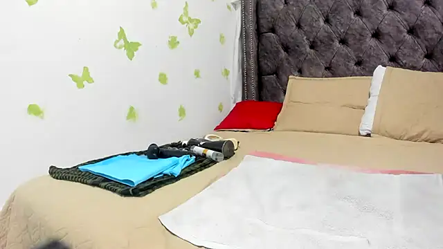 SHARICK GRECO online show from March 30, 1:12 pm