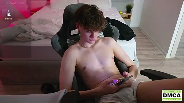 cute thomas online show from February 1, 3:30 am