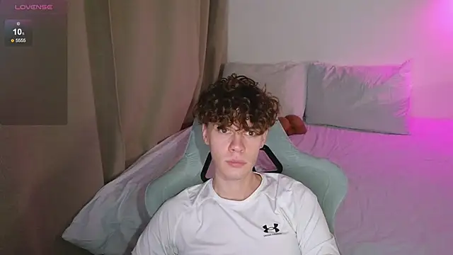 cute thomas online show from April 24, 7:16 pm