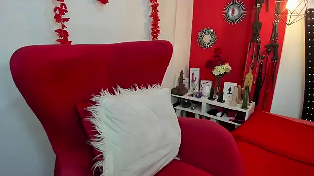 Snapshot of julieta_evans_ chatting on December 16, 10:03 pm julieta evans online show from December 16, 10:03 pm