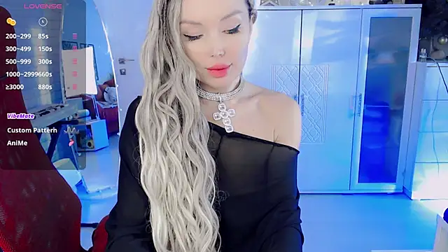 Snapshot of WhiteBunny chatting on December 24, 7:17 am WhiteBunny online show from December 24, 7:17 am