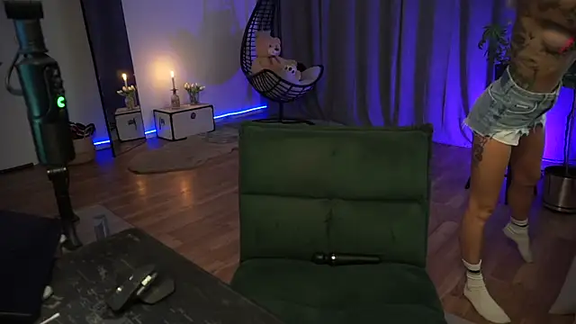 LaraPunkt online show from September 20, 7:20 am