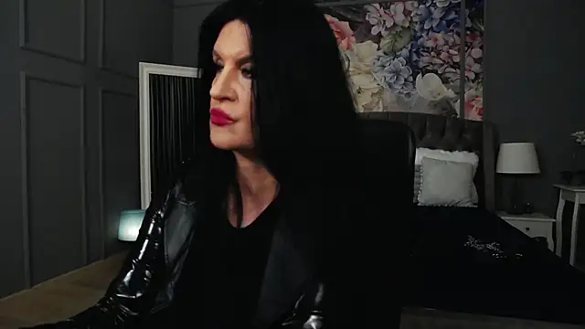 Snapshot of DomMelissaW chatting on October 28, 9:17 pm DomMelissaW online show from October 28, 9:17 pm