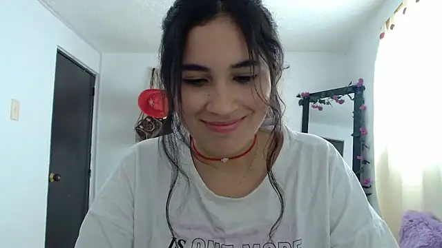 Snapshot of InocentHeaven1 chatting on December 10, 3:44 pm InocentHeaven1 online show from December 10, 3:44 pm