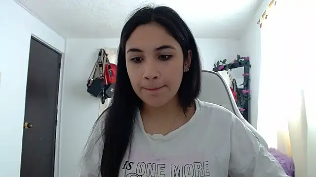 Snapshot of InocentHeaven1 chatting on January 27, 1:19 pm InocentHeaven1 online show from January 27, 1:19 pm