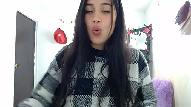 Snapshot of InocentHeaven1 chatting on February 19, 3:49 pm InocentHeaven1 online show from February 19, 3:49 pm