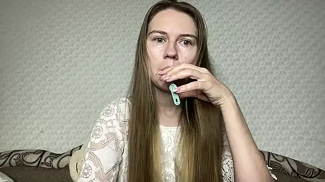 Snapshot of dream_alexa chatting on January 23, 5:45 am dream alexa online show from January 23, 5:45 am