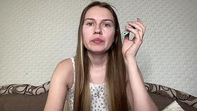 Snapshot of dream_alexa chatting on February 5, 8:21 am dream alexa online show from February 5, 8:21 am