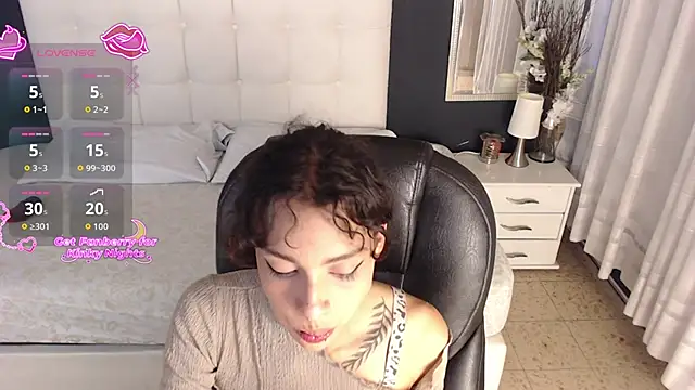 LiaVillalobos online show from December 17, 2:12 pm