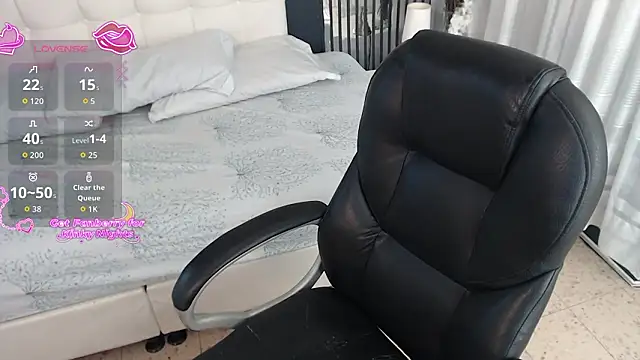 LiaVillalobos online show from February 19, 12:12 pm