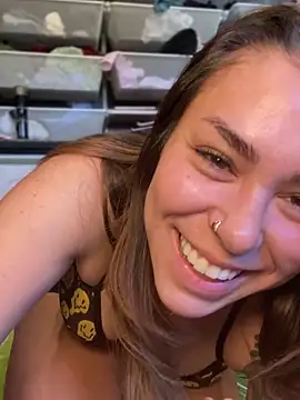 LeaGambit   online show from December 12, 9:48 pm