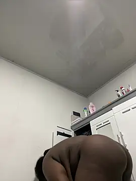 Snapshot of sharik-browns chatting on July 6, 7:49 pm sharik-browns online show from July 6, 7:49 pm