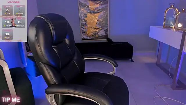 Snapshot of SophieBarnett chatting on November 1, 12:34 am SophieBarnett online show from November 1, 12:34 am