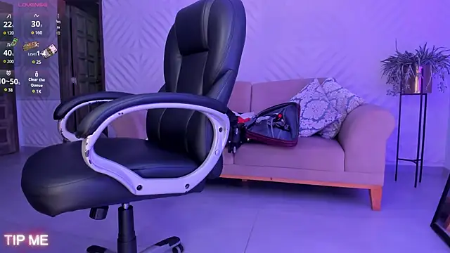 SophieBarnett online show from April 17, 11:52 pm