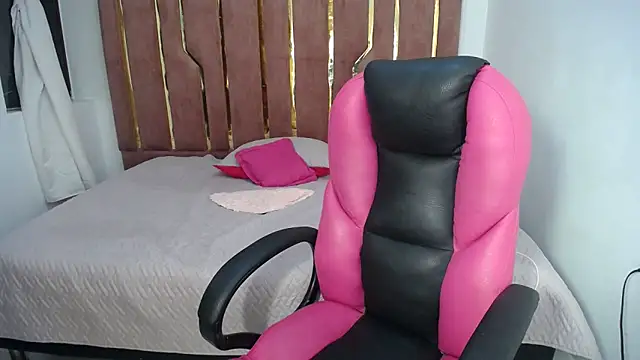 Snapshot of Chanel-24 chatting on February 19, 5:49 am Chanel-24 online show from February 19, 5:49 am