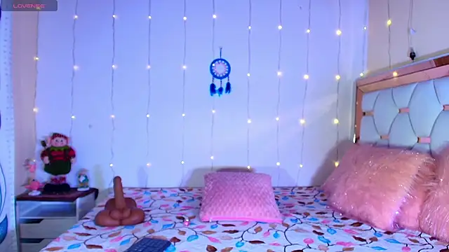 Snapshot of Julieth_Rossi chatting on January 24, 4:05 am Julieth Rossi online show from January 24, 4:05 am