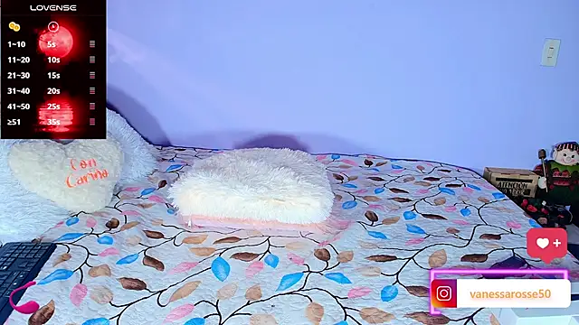 Snapshot of Julieth_Rossi chatting on September 17, 10:11 pm Julieth Rossi online show from September 17, 10:11 pm