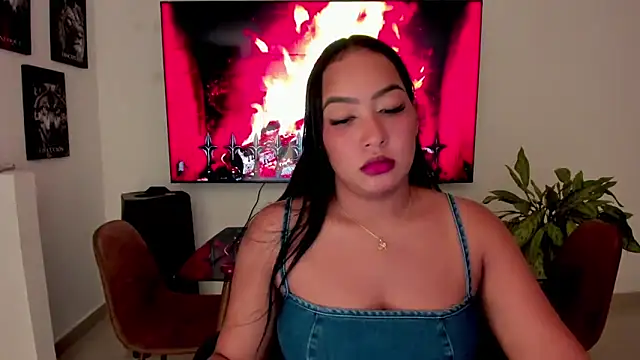 brunetenikole02 online show from October 20, 2:01 am