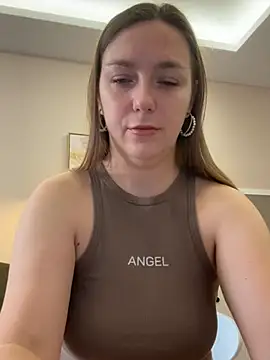 Snapshot of Janeee chatting on December 8, 6:33 am Janeee online show from December 8, 6:33 am