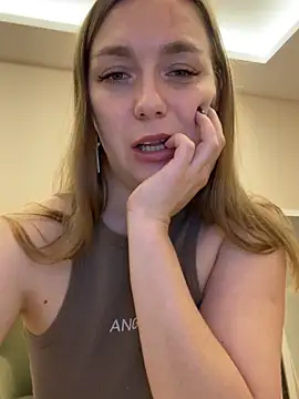 Snapshot of Janeee chatting on December 28, 1:38 pm Janeee online show from December 28, 1:38 pm