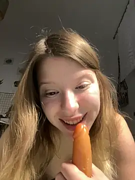 kimczii online show from April 21, 6:31 am