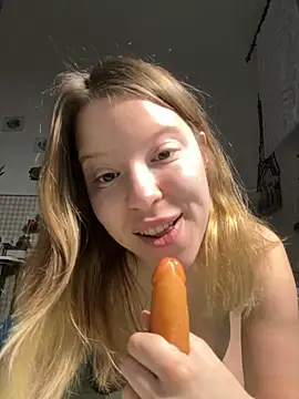 kimczii online show from April 23, 6:25 am