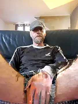 Snapshot of eddouxxx78 chatting on January 29, 3:04 pm eddouxxx78 online show from January 29, 3:04 pm