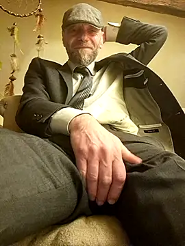 Snapshot of eddouxxx78 chatting on February 15, 5:17 pm eddouxxx78 online show from February 15, 5:17 pm