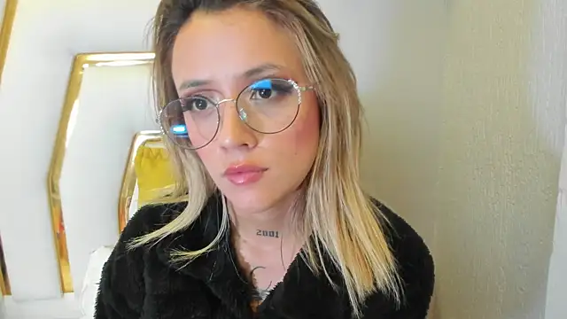 Snapshot of Sabrina_Cole chatting on January 15, 9:24 am Sabrina Cole online show from January 15, 9:24 am