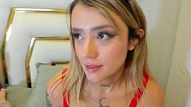 Snapshot of Sabrina_Cole chatting on February 5, 6:24 am Sabrina Cole online show from February 5, 6:24 am